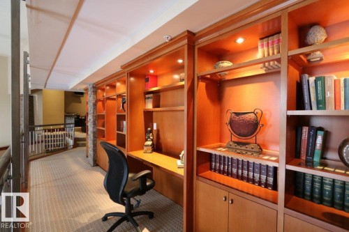 Office with built in desk - 1402 9707 105 Street, Edmonton, AB - Indoor