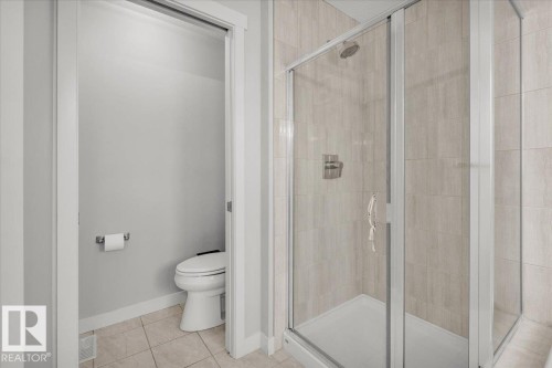 20517 98A Avenue, Edmonton, AB - Indoor Photo Showing Bathroom