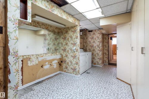 52 Belmont Drive, St. Albert, AB - Indoor Photo Showing Other Room