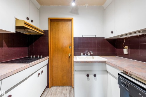 52 Belmont Drive, St. Albert, AB - Indoor Photo Showing Kitchen