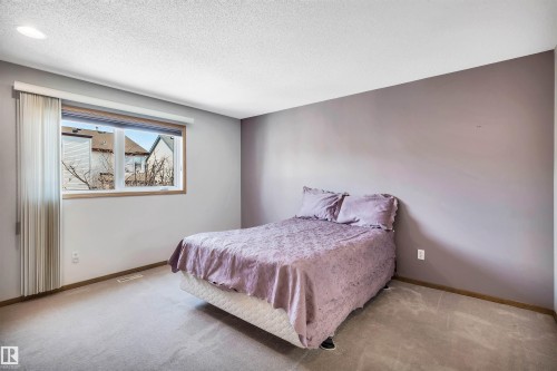5 Donald Place, St. Albert, AB - Indoor Photo Showing Bedroom