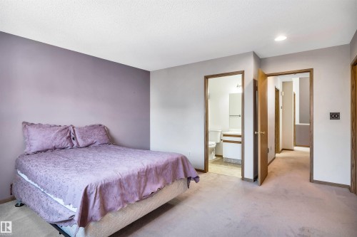 5 Donald Place, St. Albert, AB - Indoor Photo Showing Bedroom