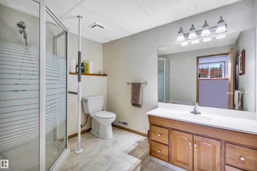 5 Donald Place, St. Albert, AB - Indoor Photo Showing Bathroom