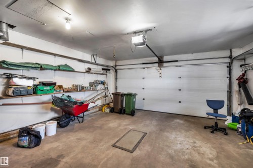 5 Donald Place, St. Albert, AB - Indoor Photo Showing Garage