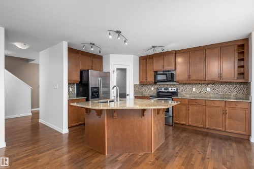 1245 Westerra Crescent, Stony Plain, AB - Indoor Photo Showing Kitchen