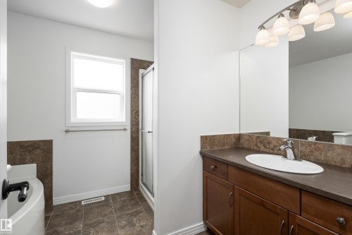 1245 Westerra Crescent, Stony Plain, AB - Indoor Photo Showing Bathroom
