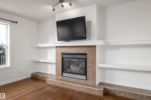 1245 Westerra Crescent, Stony Plain, AB - Indoor Photo Showing Living Room With Fireplace