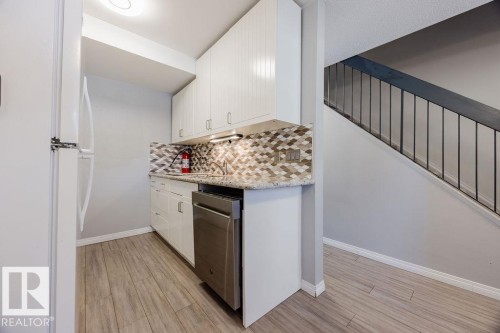 12032 25 Avenue, Edmonton, AB - Indoor Photo Showing Other Room