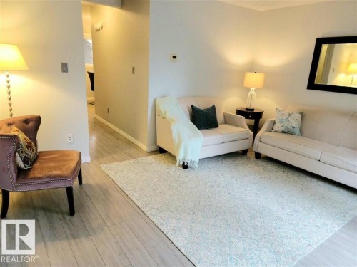 12032 25 Avenue, Edmonton, AB - Indoor Photo Showing Living Room