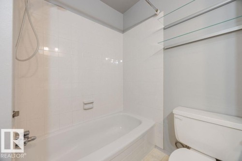 12032 25 Avenue, Edmonton, AB - Indoor Photo Showing Bathroom