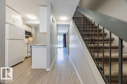 12032 25 Avenue, Edmonton, AB - Indoor