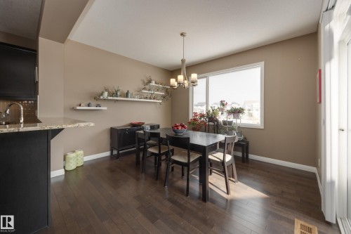 3825 Agar Green, Edmonton, AB - Indoor Photo Showing Dining Room
