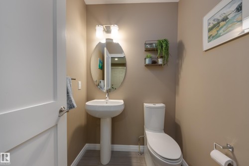 3825 Agar Green, Edmonton, AB - Indoor Photo Showing Bathroom