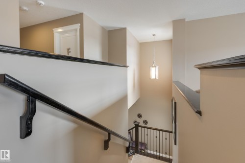 3825 Agar Green, Edmonton, AB - Indoor Photo Showing Other Room