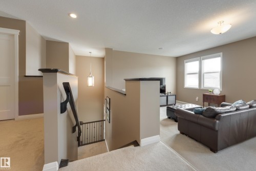 3825 Agar Green, Edmonton, AB - Indoor