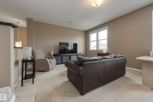 3825 Agar Green, Edmonton, AB - Indoor