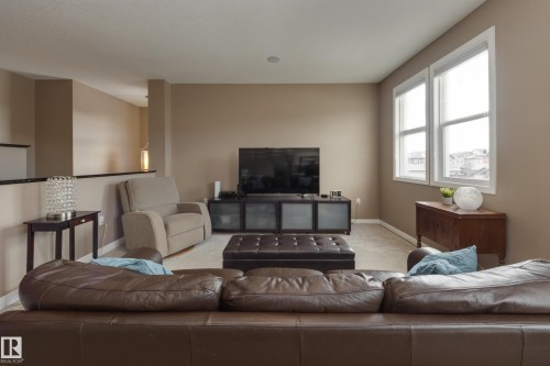 3825 Agar Green, Edmonton, AB - Indoor Photo Showing Living Room