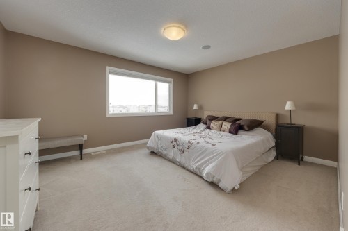 3825 Agar Green, Edmonton, AB - Indoor Photo Showing Bedroom