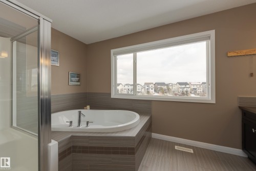 3825 Agar Green, Edmonton, AB - Indoor Photo Showing Bathroom