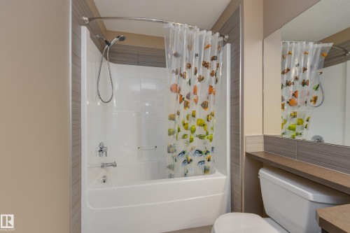 3825 Agar Green, Edmonton, AB - Indoor Photo Showing Bathroom