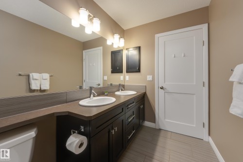 3825 Agar Green, Edmonton, AB - Indoor Photo Showing Bathroom
