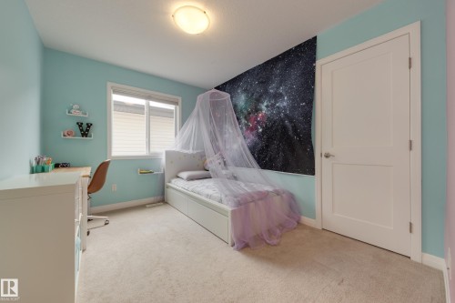 3825 Agar Green, Edmonton, AB - Indoor Photo Showing Bedroom