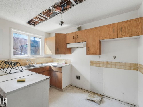 9714 151 Street, Edmonton, AB - Indoor Photo Showing Kitchen