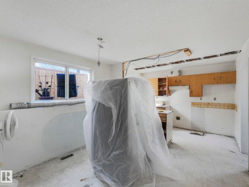 9714 151 Street, Edmonton, AB - Indoor