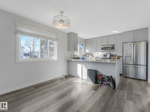 9714 151 Street, Edmonton, AB - Indoor Photo Showing Kitchen With Upgraded Kitchen