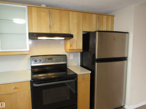 1002 9929 113 Street, Edmonton, AB - Indoor Photo Showing Kitchen