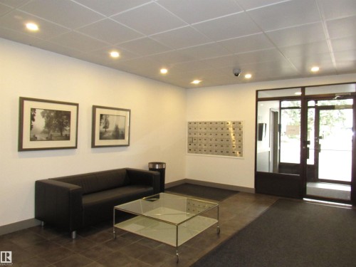 1002 9929 113 Street, Edmonton, AB - Indoor Photo Showing Other Room