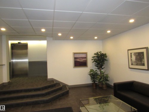 1002 9929 113 Street, Edmonton, AB - Indoor Photo Showing Other Room