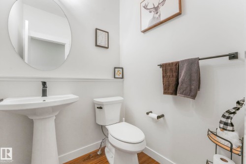 707 Kinglet Boulevard, Edmonton, AB - Indoor Photo Showing Bathroom