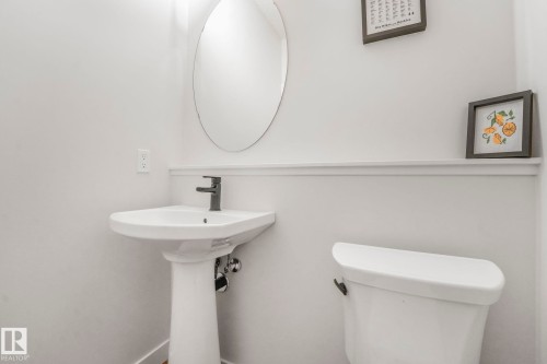 707 Kinglet Boulevard, Edmonton, AB - Indoor Photo Showing Bathroom
