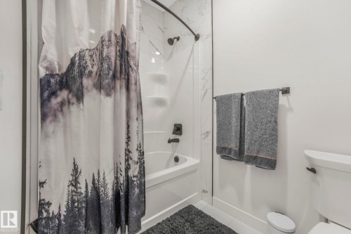 707 Kinglet Boulevard, Edmonton, AB - Indoor Photo Showing Bathroom