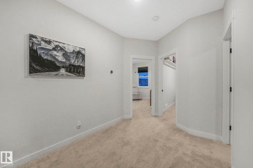 707 Kinglet Boulevard, Edmonton, AB - Indoor Photo Showing Other Room