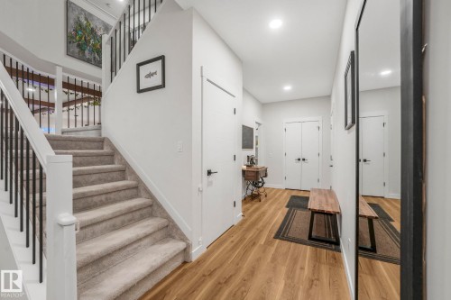 707 Kinglet Boulevard, Edmonton, AB - Indoor Photo Showing Other Room