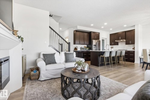 67 Prospect Place, Spruce Grove, AB - Indoor Photo Showing Living Room