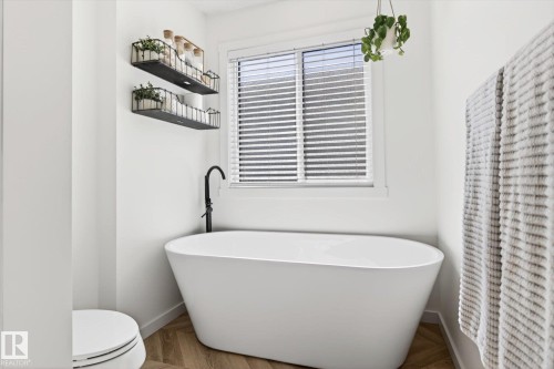 67 Prospect Place, Spruce Grove, AB - Indoor Photo Showing Bathroom