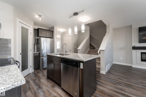 1 Hammett Gate, Spruce Grove, AB - Indoor Photo Showing Kitchen With Stainless Steel Kitchen With Double Sink With Upgraded Kitchen