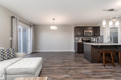 1 Hammett Gate, Spruce Grove, AB - Indoor Photo Showing Kitchen With Stainless Steel Kitchen With Upgraded Kitchen