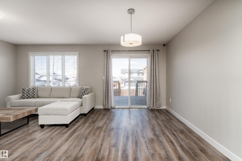 1 Hammett Gate, Spruce Grove, AB - Indoor Photo Showing Living Room