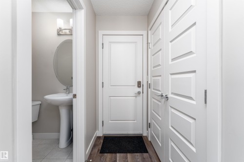 1 Hammett Gate, Spruce Grove, AB - Indoor