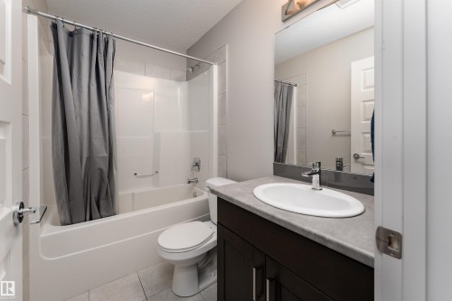 1 Hammett Gate, Spruce Grove, AB - Indoor Photo Showing Bathroom