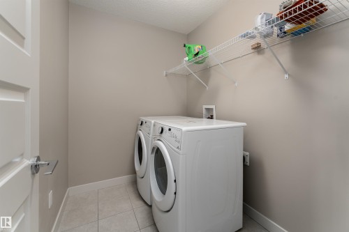1 Hammett Gate, Spruce Grove, AB - Indoor Photo Showing Laundry Room