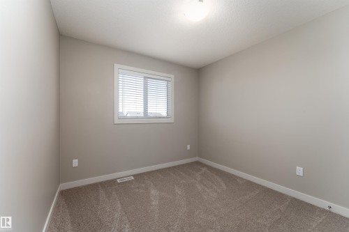 1 Hammett Gate, Spruce Grove, AB - Indoor Photo Showing Other Room