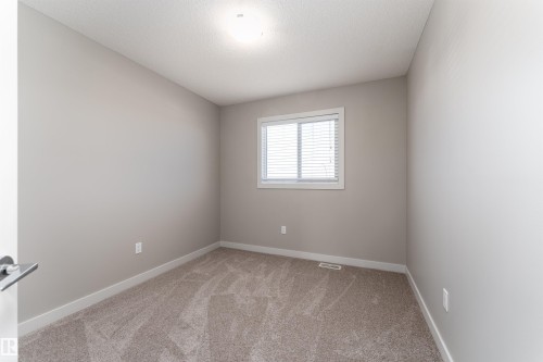 1 Hammett Gate, Spruce Grove, AB - Indoor Photo Showing Other Room