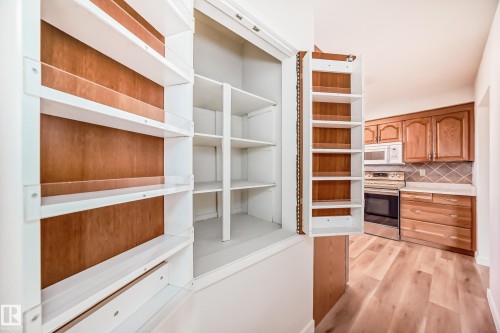 8108 163 Street, Edmonton, AB - Indoor