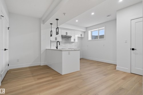 707 180 Street, Edmonton, AB - Indoor Photo Showing Kitchen