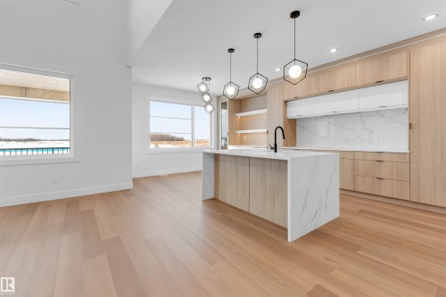 152 Edgewater Circle, Leduc, AB - Indoor Photo Showing Kitchen